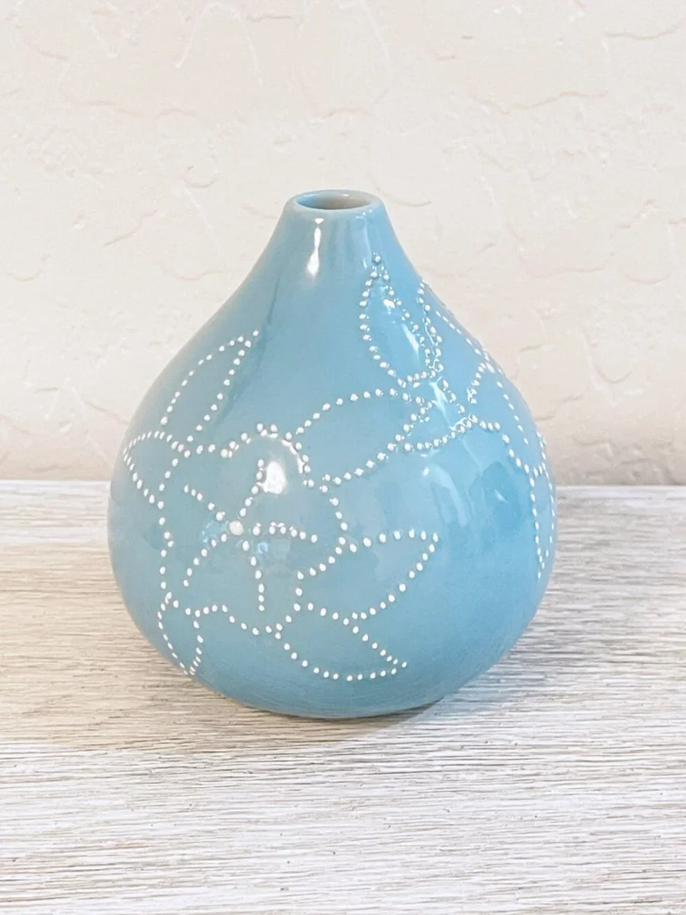 New Crate & Barrel Stitch Flower Vase Ceramic Blue White Flowers
